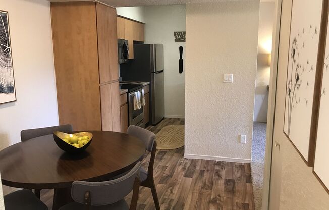 2 beds, 1 bath, 700 sqft, $1,125, Unit 12143
