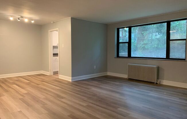 3 beds, 1 bath, 1,000 sqft, $2,090, Unit 6230 Fifth Ave. #124E