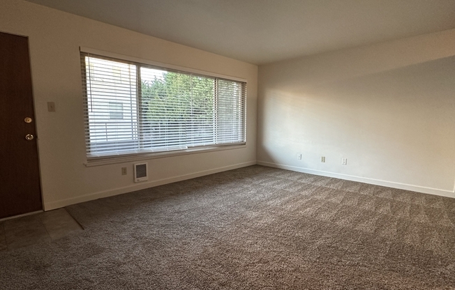 5926 FAUNTLEROY WAY SW