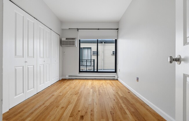 2 beds, 1.5 baths, 647 sqft, $3,600, Unit 6-16