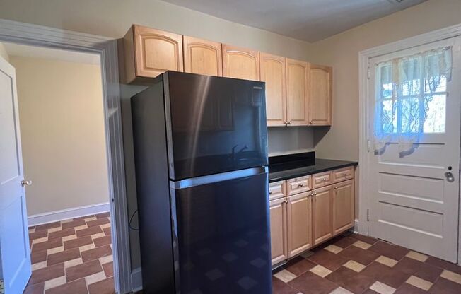 2 beds, 1.5 baths, $2,700