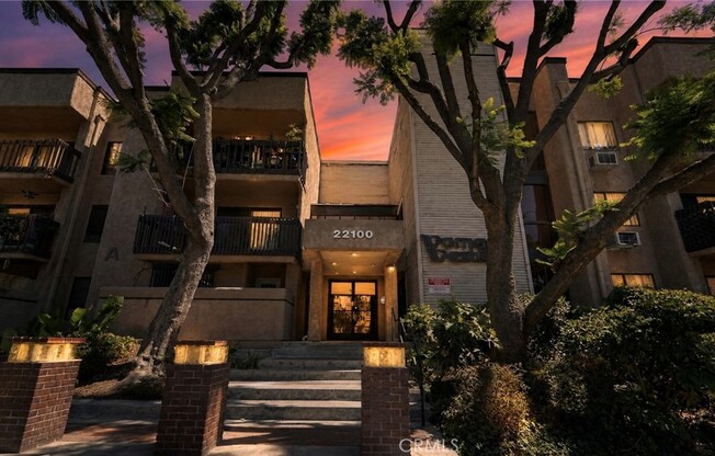 2 beds, 2 baths, 883 sqft, $2,595, Unit 333D