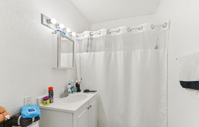 2 beds, 1.5 baths, 1,150 sqft, $1,200, Unit 20-051B