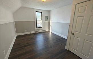 2 beds, 1 bath, $995