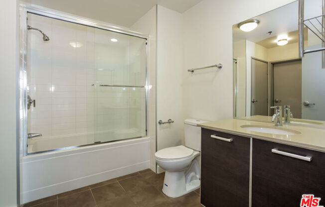 1 bed, 1 bath, 855 sqft, $2,500, Unit 343