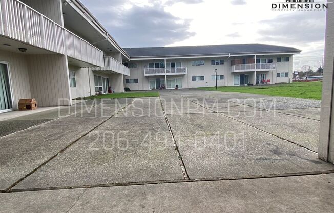 1 bed, 1 bath, 600 sqft, $1,195, Unit Unit 04