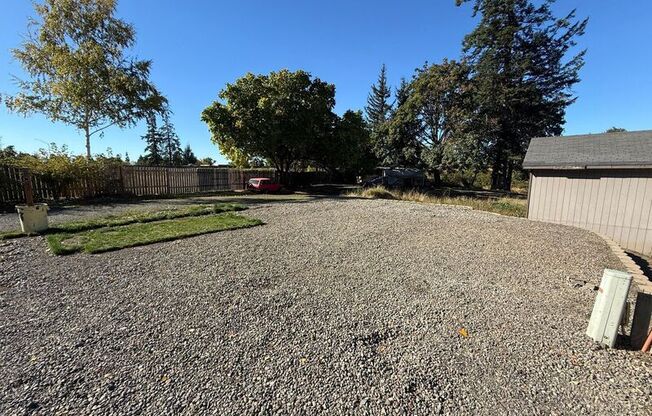 3010 Phyllis St. NE 34