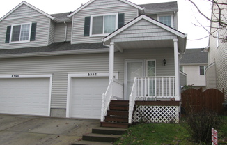 6552 NE Deer Run Street ~ Great Townhome Duplex!