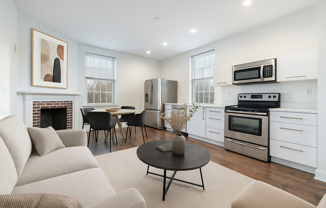 1 bed, 1 bath, 660 sqft, $1,688, Unit 301