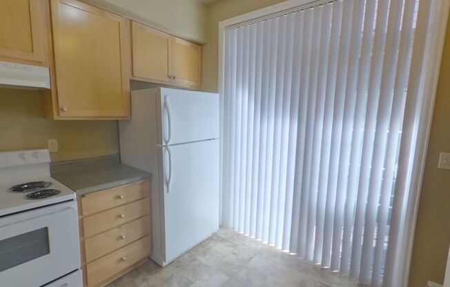 2 beds, 1 bath, $1,600, Unit 5