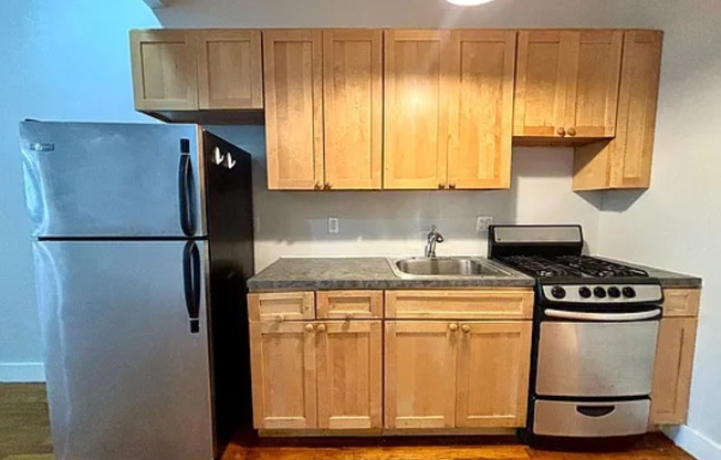 3 beds, 1 bath, $3,150, Unit 2A