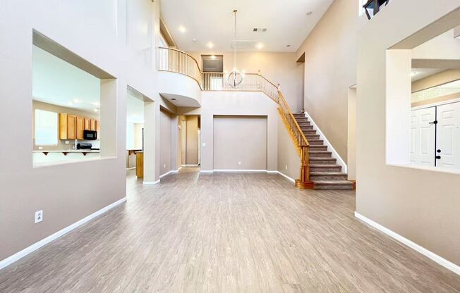 BEAUTIFUL SINGLE STORY HOUSE