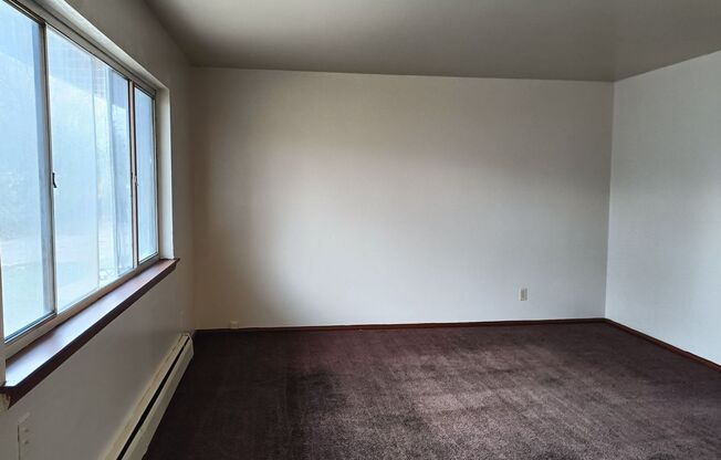 2 beds, 1 bath, $795, Unit #2