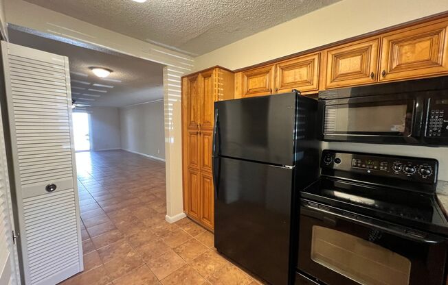 2 beds, 2 baths, $1,300, Unit # 1205