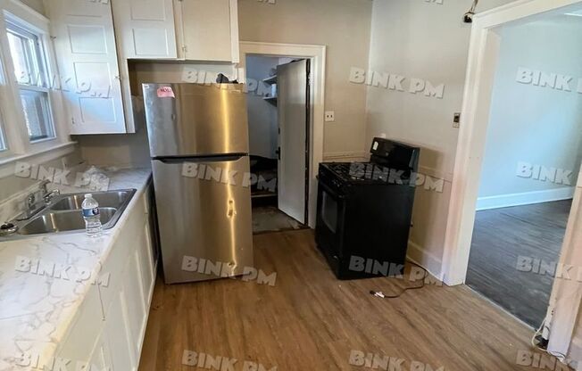 3 beds, 1 bath, $900