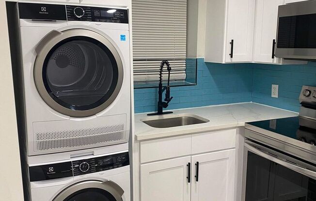 2525 S 5th Street - Ackerman