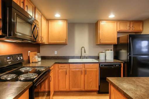 Fully Equipped Kitchen at Canterbury Apartments, Puyallup