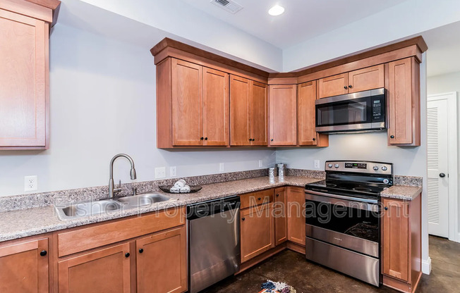 1013 N 22 ST