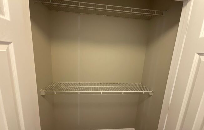 1 bed, 1 bath, 871 sqft, $1,175, Unit 2768-4