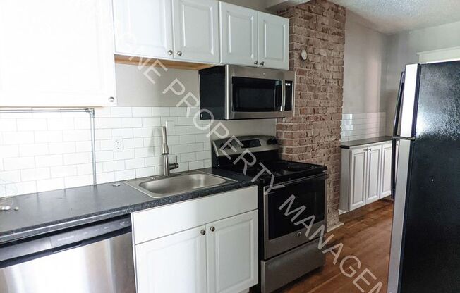 2 beds, 1 bath, 950 sqft, $1,000, Unit 1N