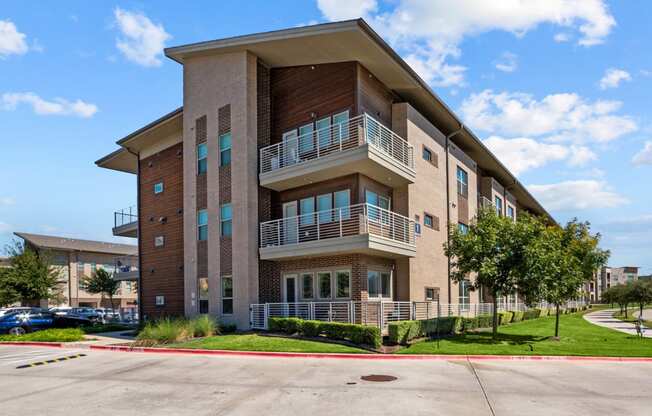 exterior view at the crossings apartments