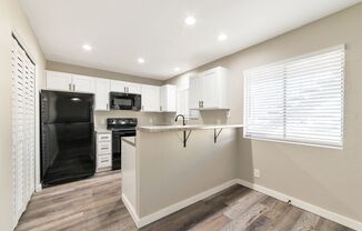 **1st Full Month's Rent free, tour & Apply within 48 Hours Newly Renovated 2 Bed/ 2 Bath In-Suite Washer/ Dryer!