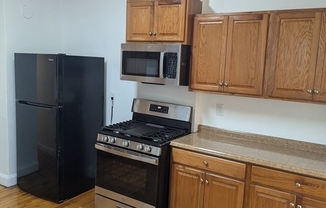 1 bed, 1 bath, 800 sqft, $2,200, Unit 1R