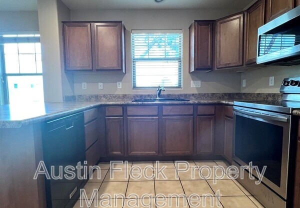 1720 S MARTINGALE RD