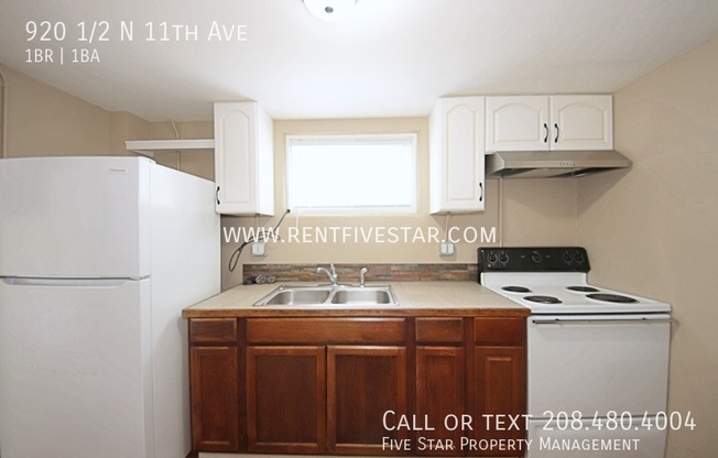 920 1/2 N 11 AVE