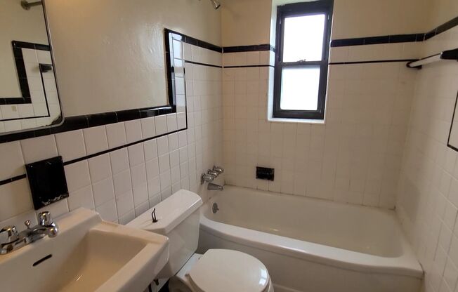 1 bed, 1 bath, 1 sqft, $950, Unit ABB - A-12
