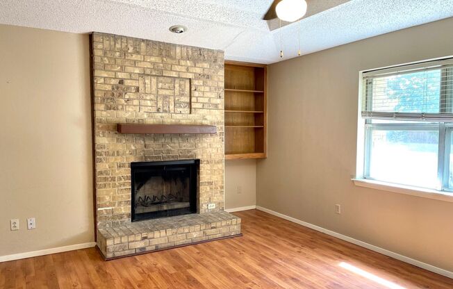 2 Bedrooms 1.5 Bath 1/2 Duplex For Lease in Frisco
