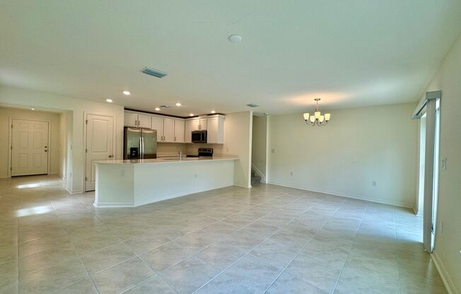 Elegant 3-Bedroom Townhouse with Pool Access in North Fort Myers
