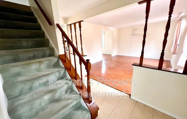 9573 SARATOGA DR