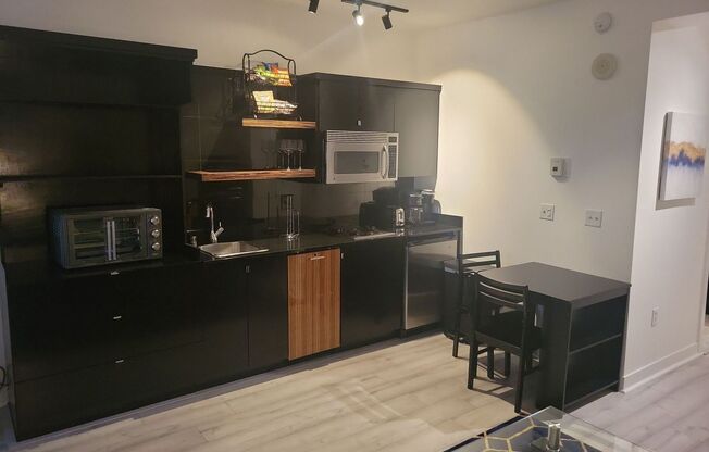 Studio, 1 bath, $1,600, Unit Unit #136