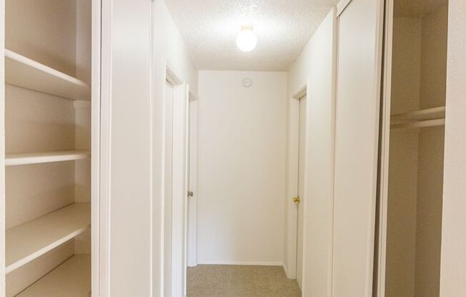 1 bed, 1 bath, 800 sqft, $1,399, Unit 22