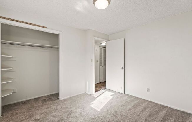 3 beds, 1.5 baths, 1,050 sqft, $1,385, Unit 96