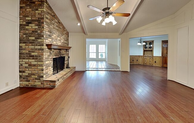 205 WOODPARK LN
