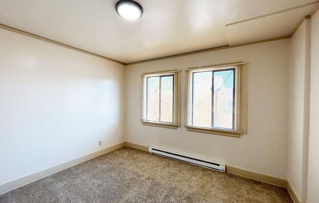 2 beds, 1 bath, 876 sqft, $1,995, Unit Court - D