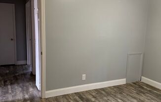 3 beds, 1 bath, $950