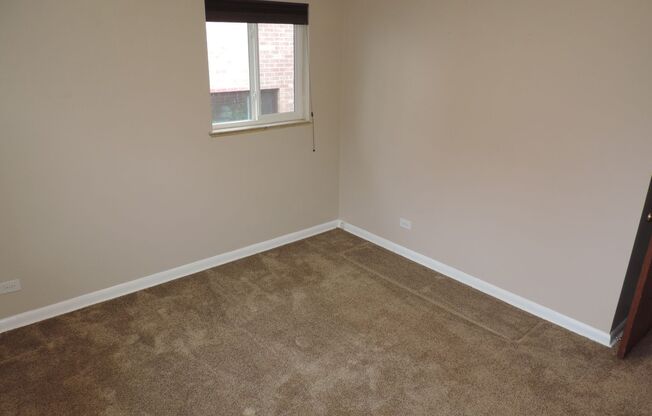 2 beds, 1 bath, $1,900