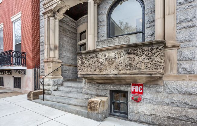 For Rent: Downtown Elegance at 605 Park Ave– Your Urban Haven Awaits!