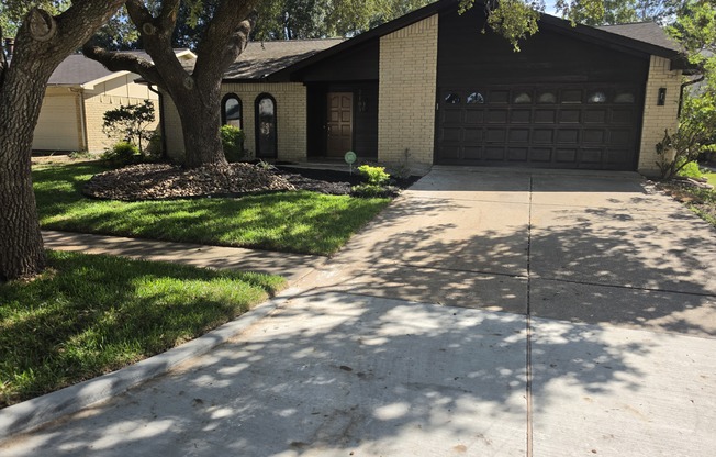 2103 FALL MDW DR