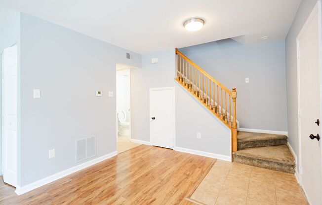 Cozy 3 BR/2.5 BA Townhome in Columbia!