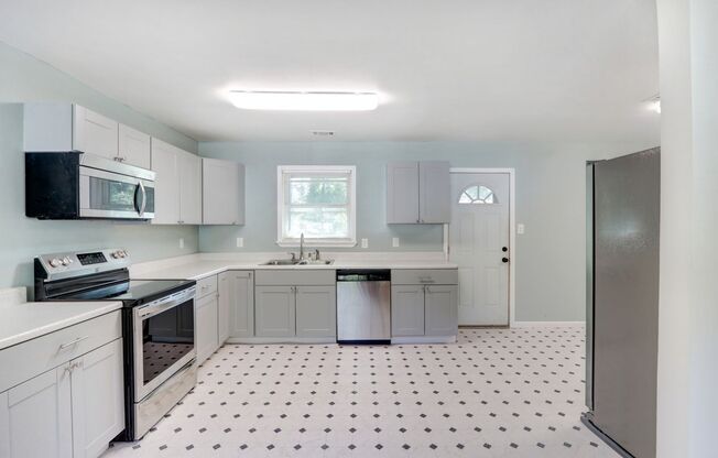 Nice Three Bedroom Single Family - Fenced Yard