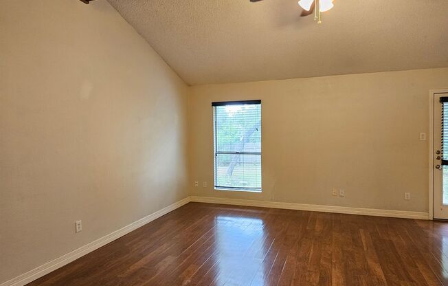 Lovely 3/2 in a great location!