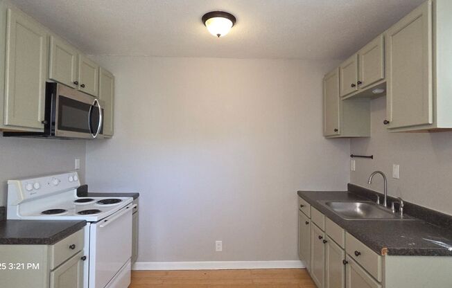 Mahncke Park ~ 2bd/1ba ~ Cozy Apartment