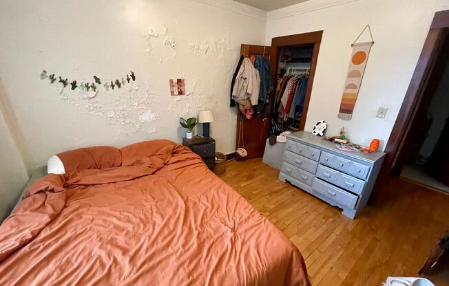 1 bed, 1 bath, $950, Unit 27