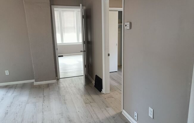 2 beds, 1 bath, $1,495, Unit lower