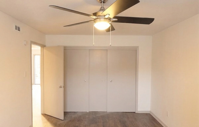 2 beds, 1 bath, 981 sqft, $880, Unit 177