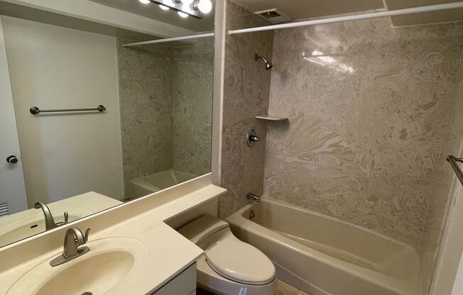 2 beds, 2 baths, $2,700, Unit Marco Polo